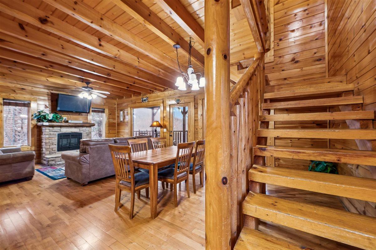 26Dining Room