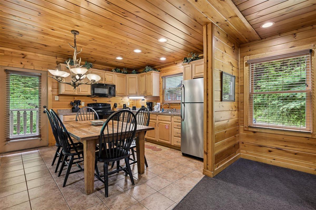 05Kitchen
