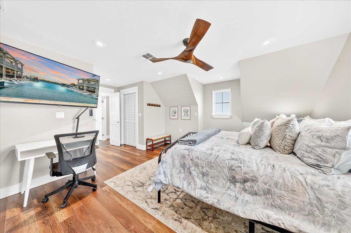 3rd Floor, King Bedroom