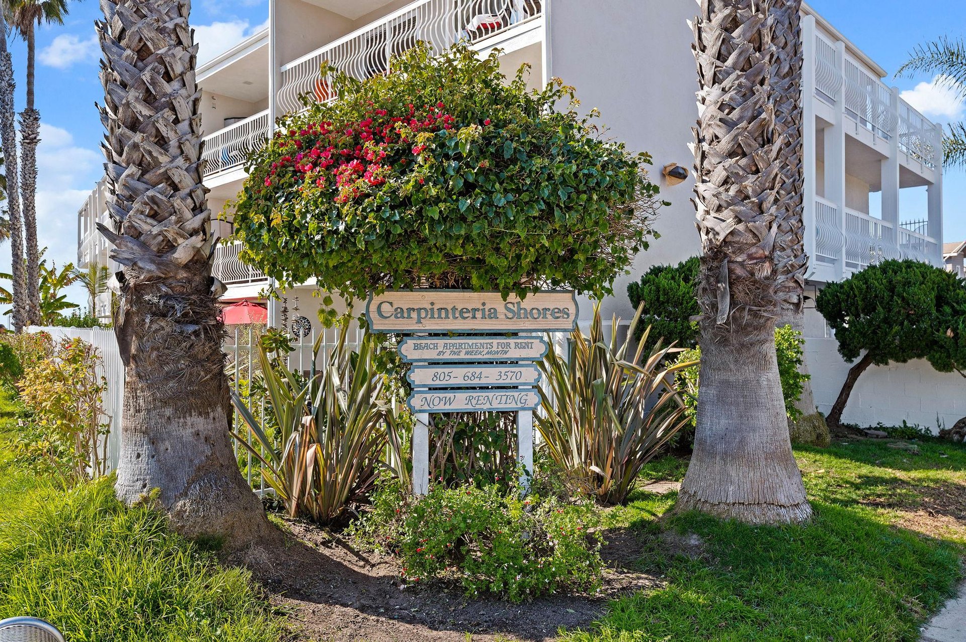 Carpinteria Shores is located right on the corner of Sandyland and Linden, right at the entrance to the beach.