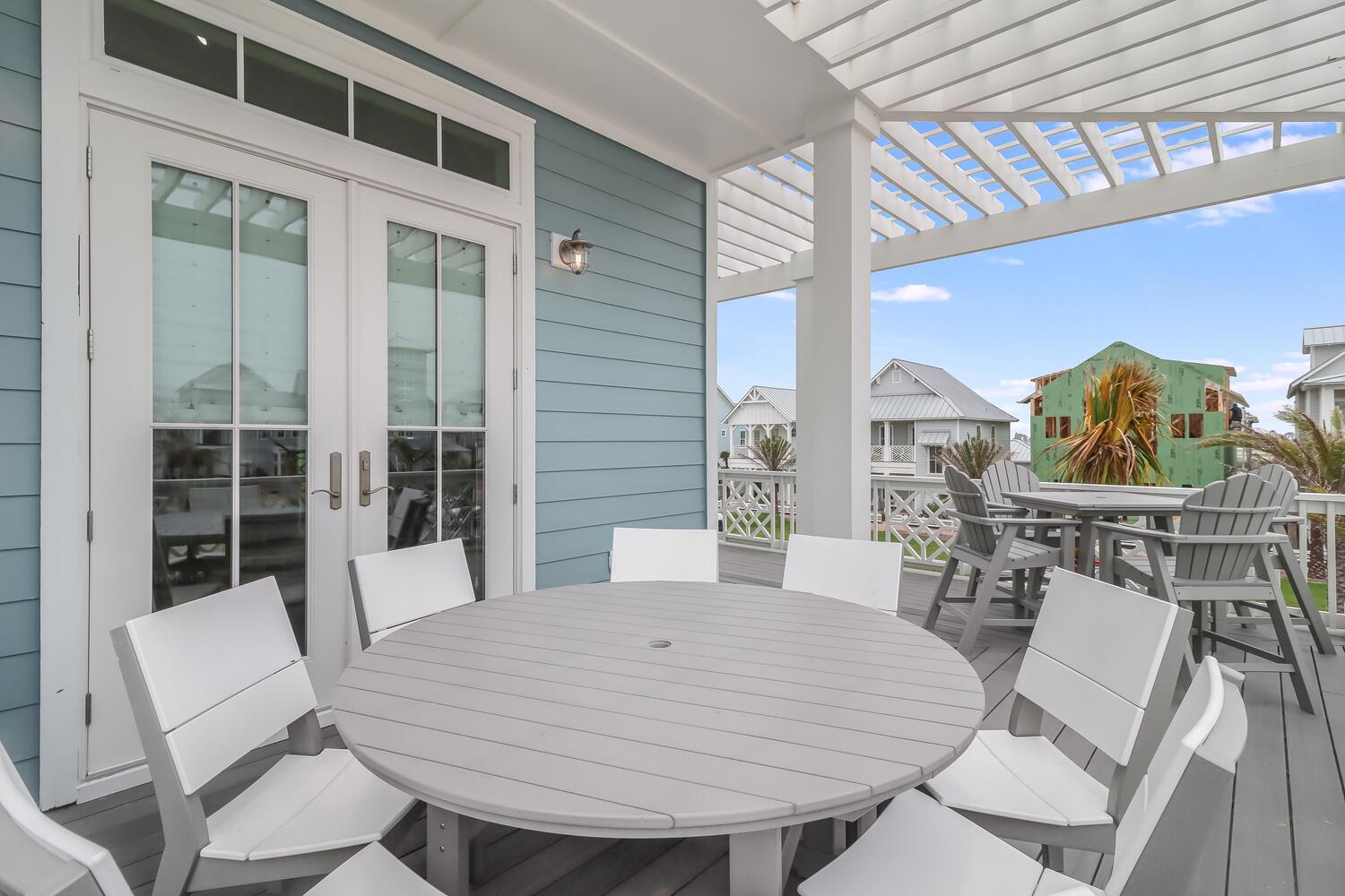 2nd Floor Outdoor Dining and Seating