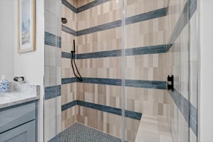 1st Bunk Room Ensuite, 3rd Floor