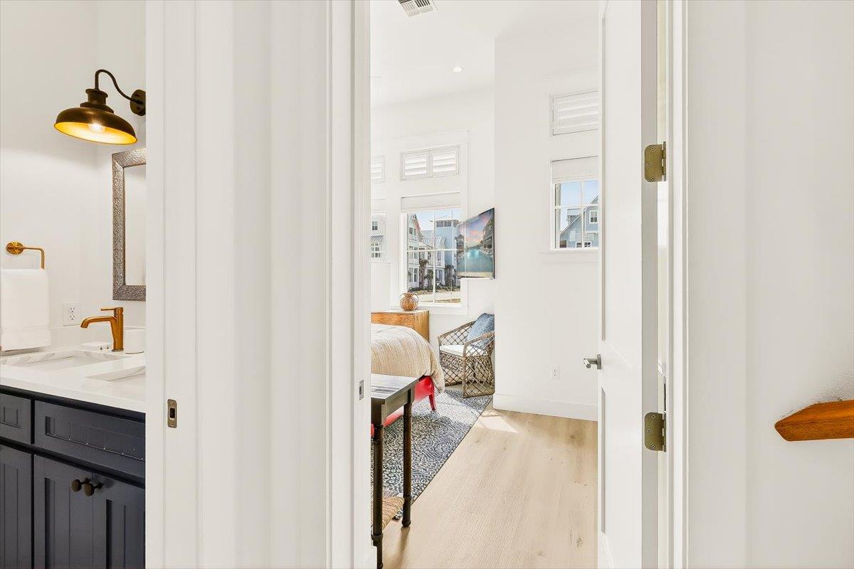 Back King Bedroom, 1st Floor