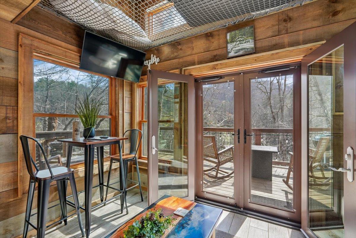 17Dining Room