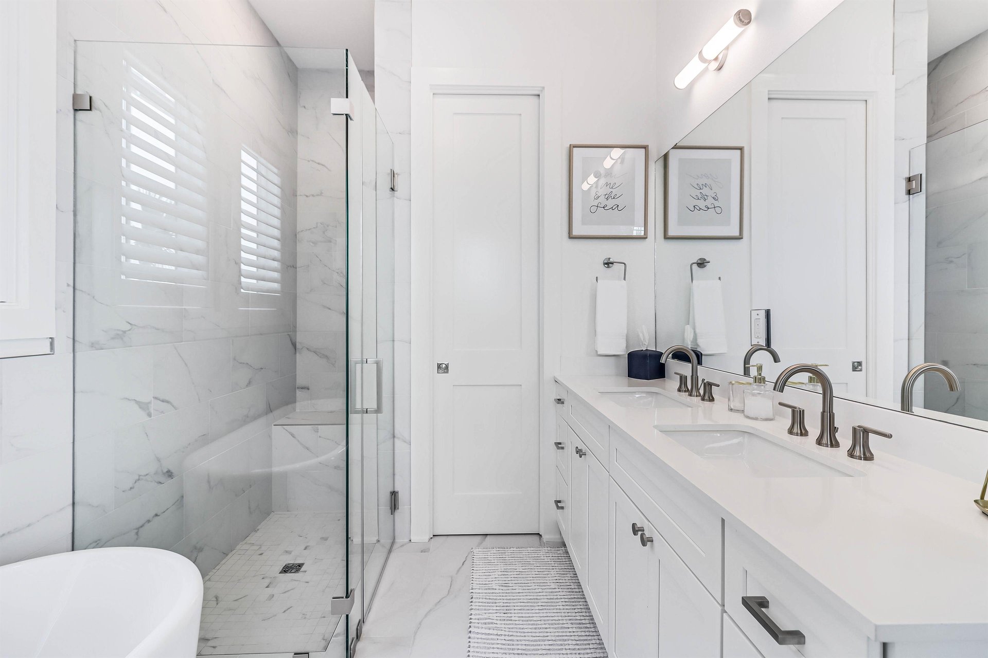 Primary King Private Bathroom, 1st Floor