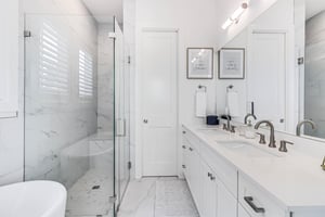 Primary King Private Bathroom, 1st Floor