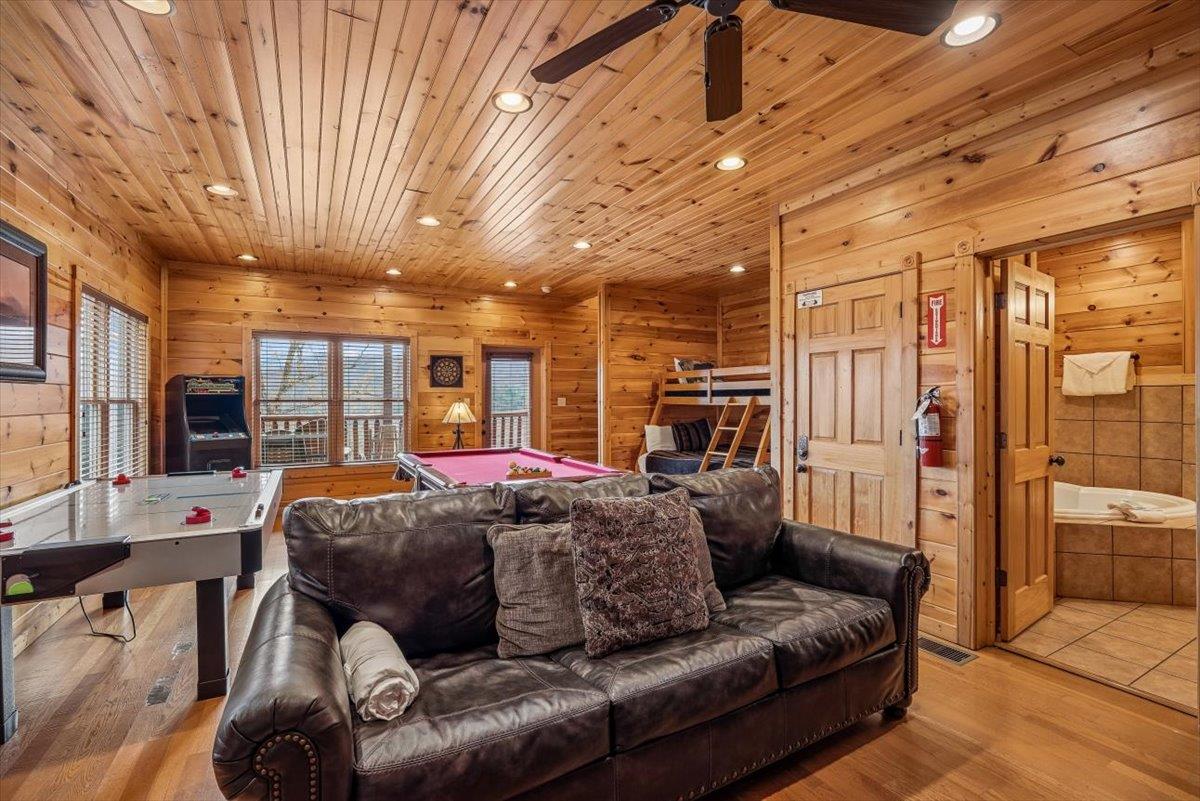 16Family Room