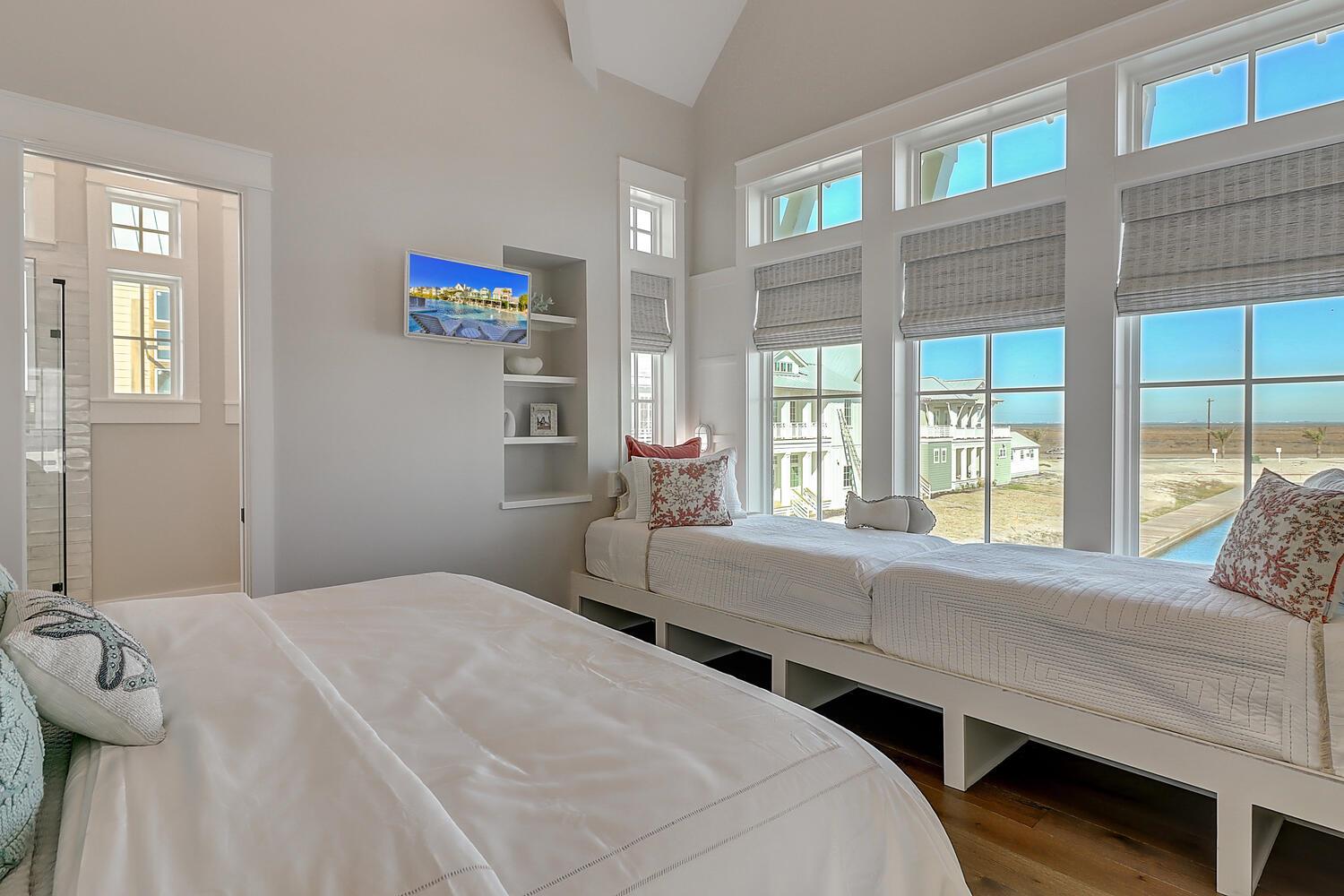 2nd Floor, Primary Bedroom