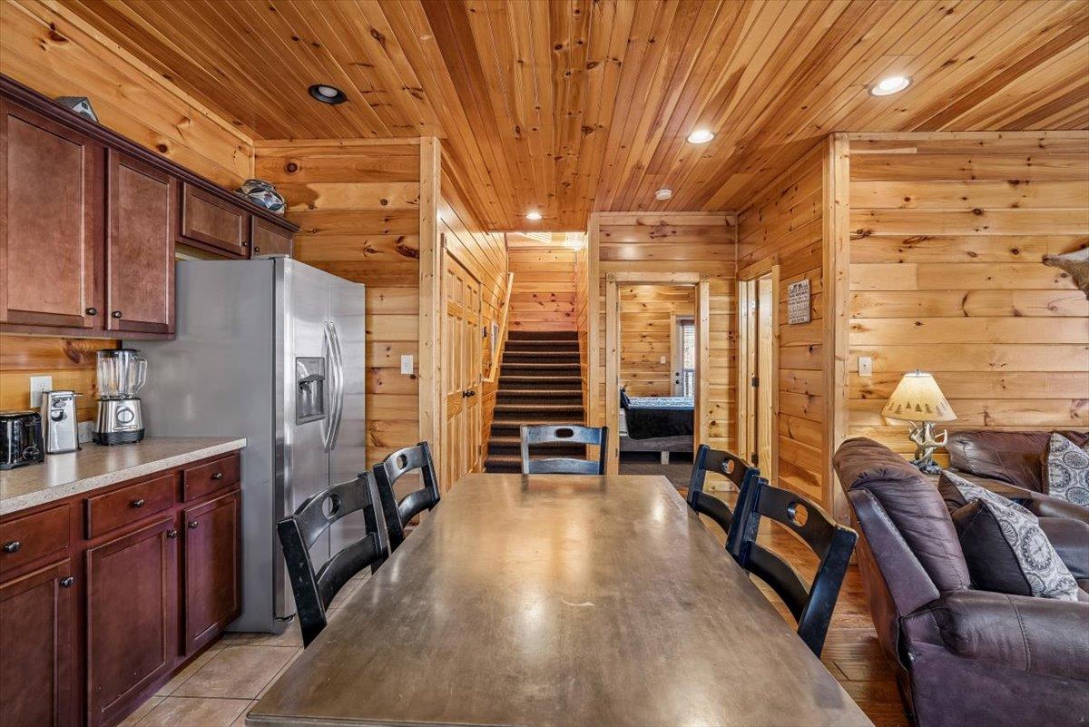 15Dining Room