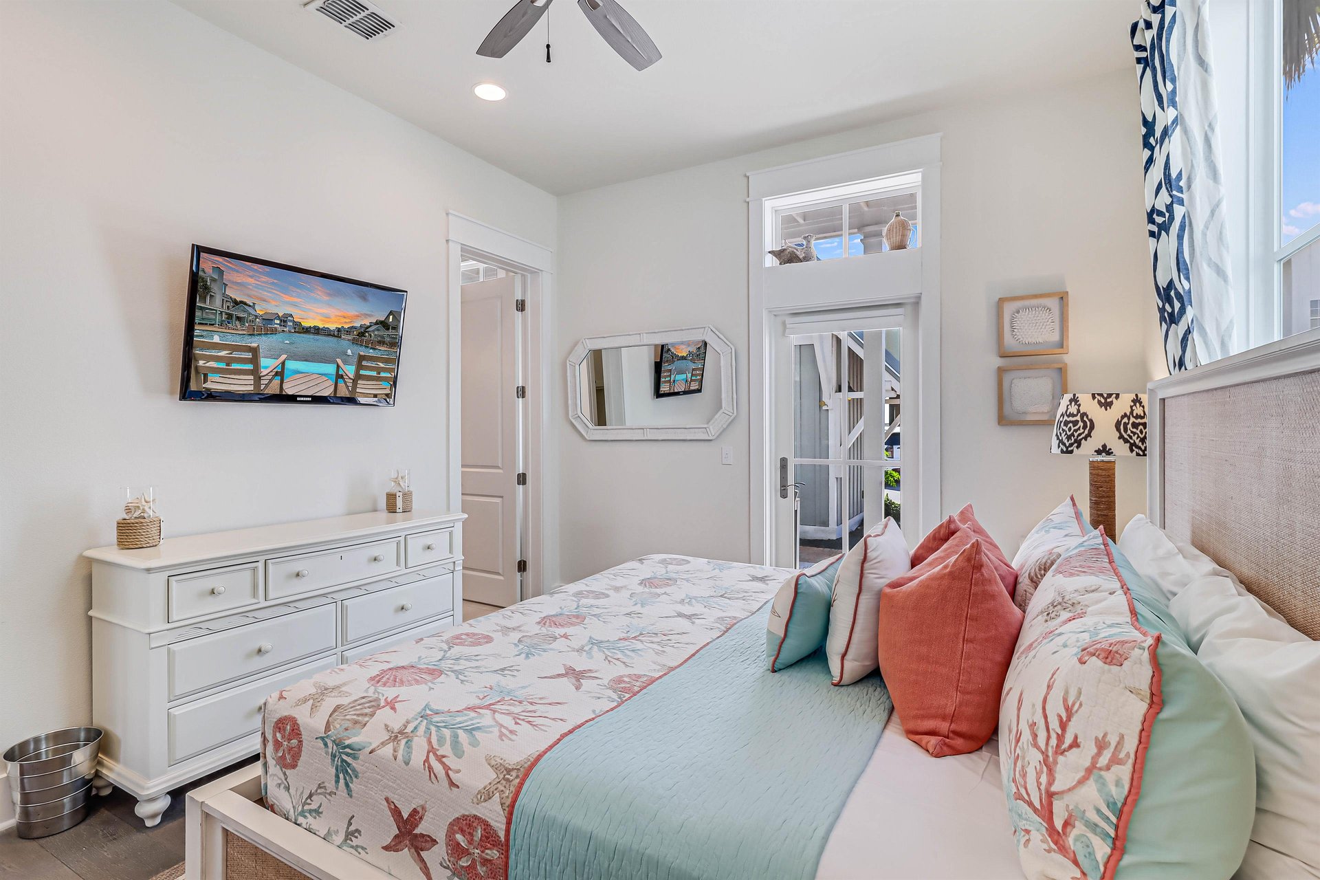 Primary King Bedroom, 1st Floor