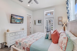 Primary King Bedroom, 1st Floor