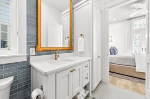 1st Floor King Bedroom Private Bathroom