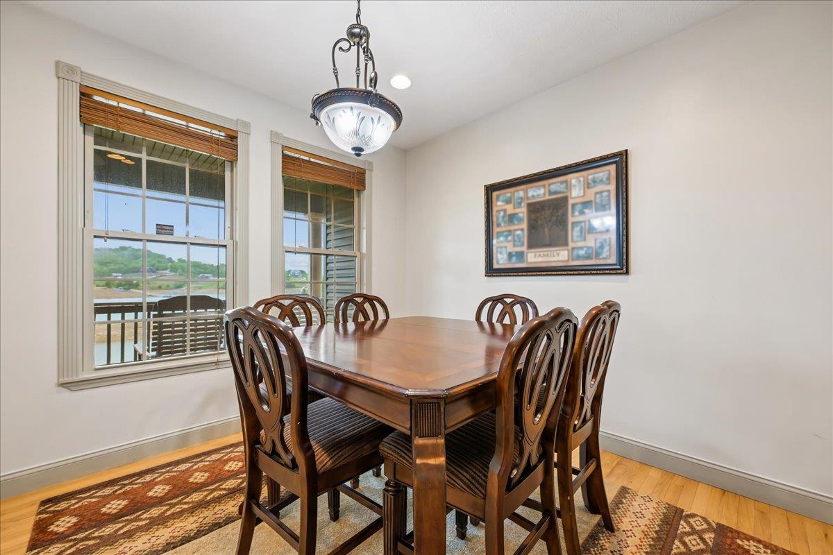 13Dining Room