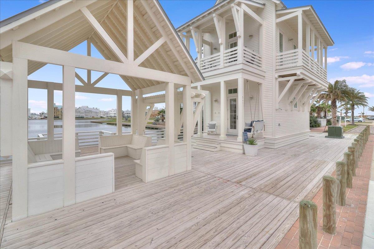 Welcome to Edgewater Escape