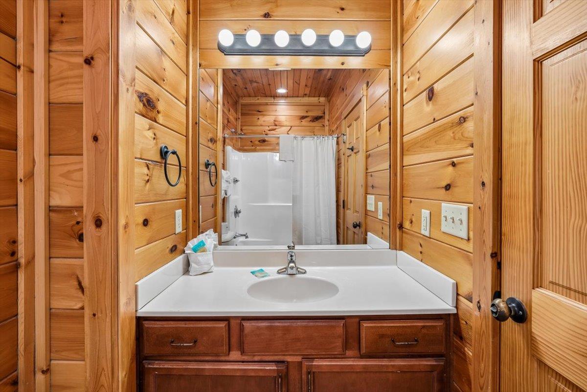 081Bath
