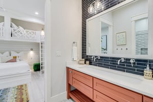 1st Floor Shared Bathroom