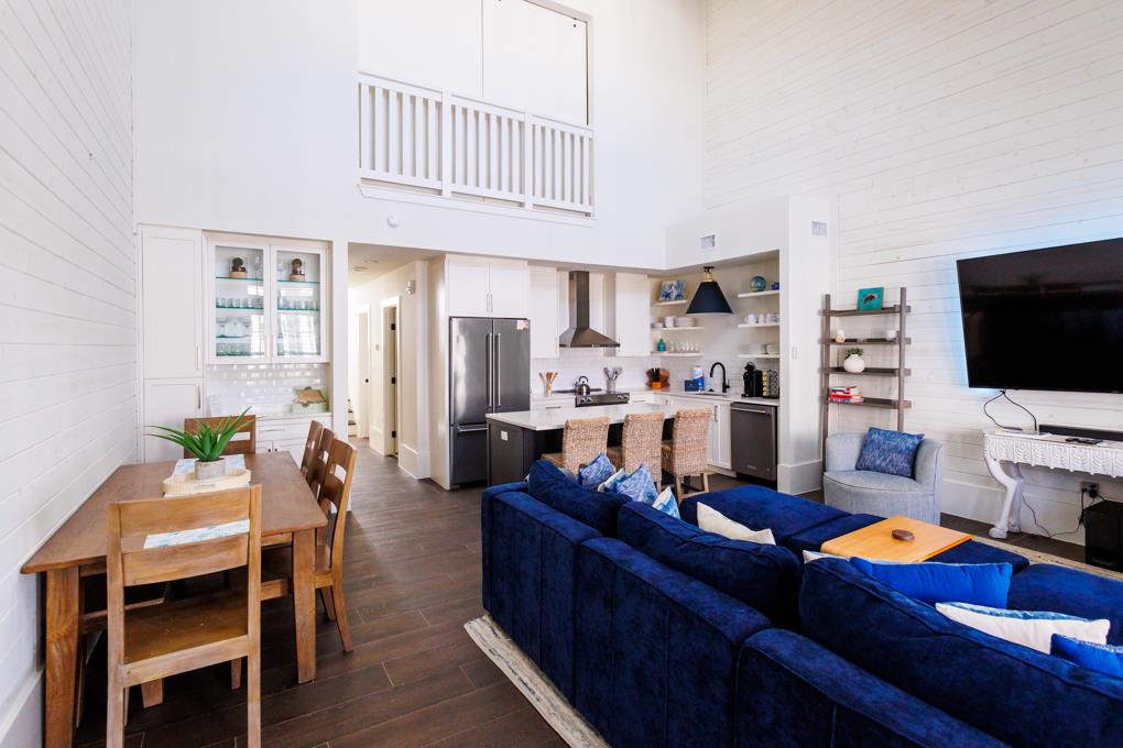 Living Area, 3rd Floor