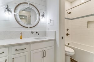 Hallway Shared Bathroom, 1st Floor