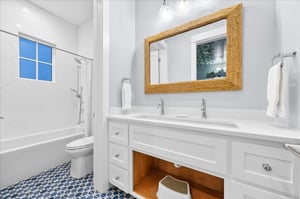 Bunk Bathroom, 1st Floor