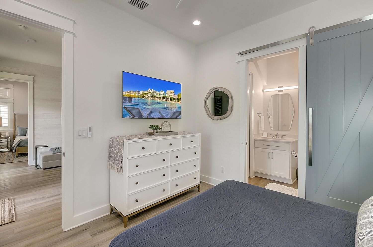 1st Floor Queen Suite