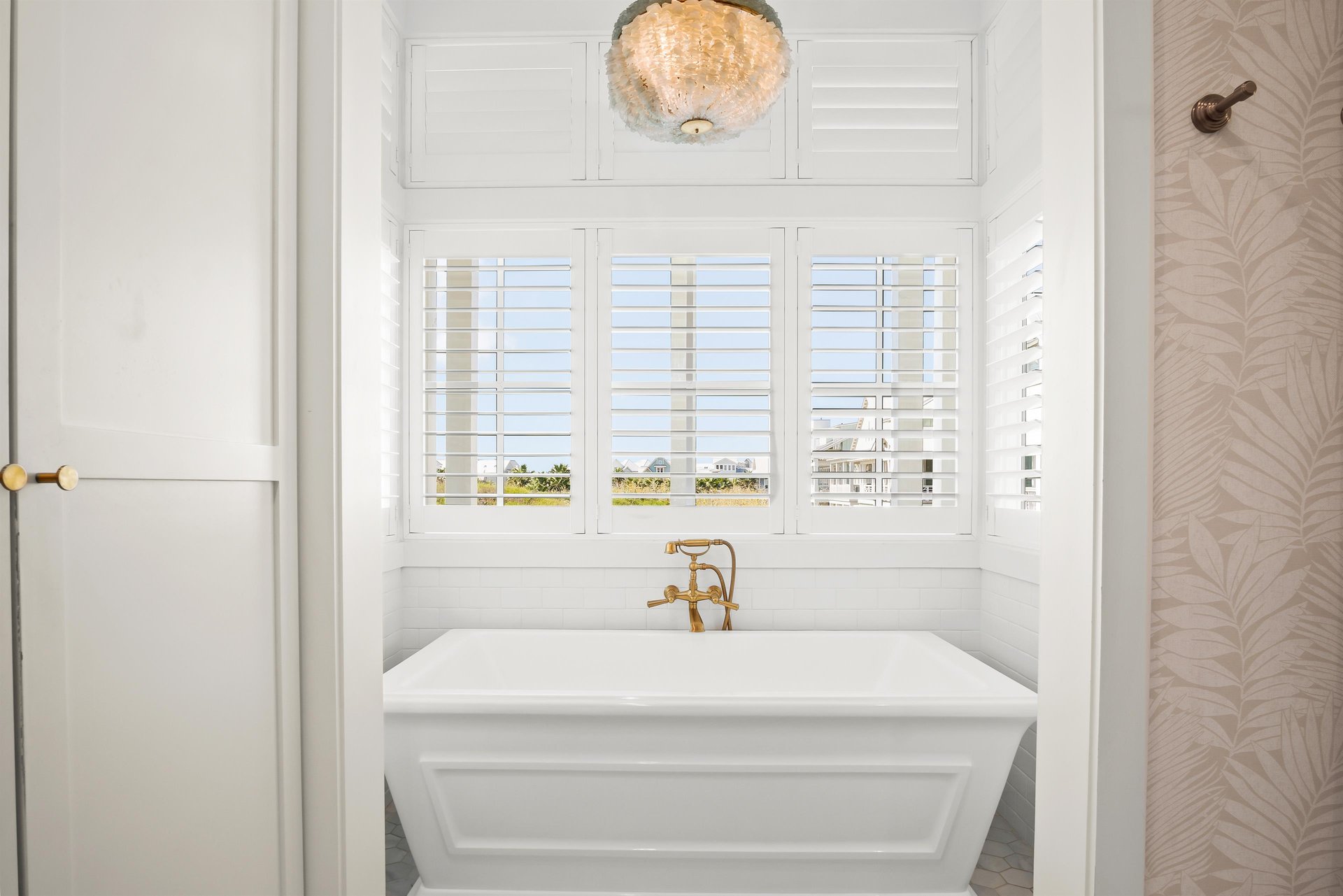 Primary King Bathroom, 2nd Floor