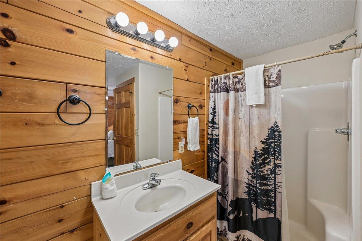 26Primary Bath
