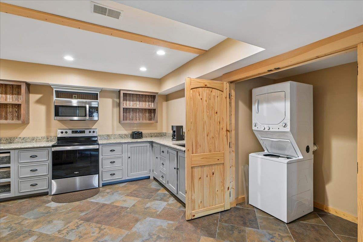 71Kitchen