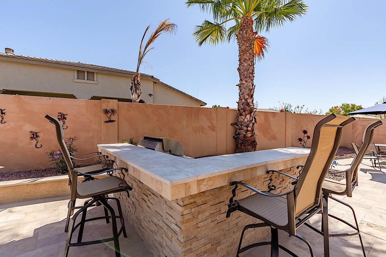 Outdoor Kitchen