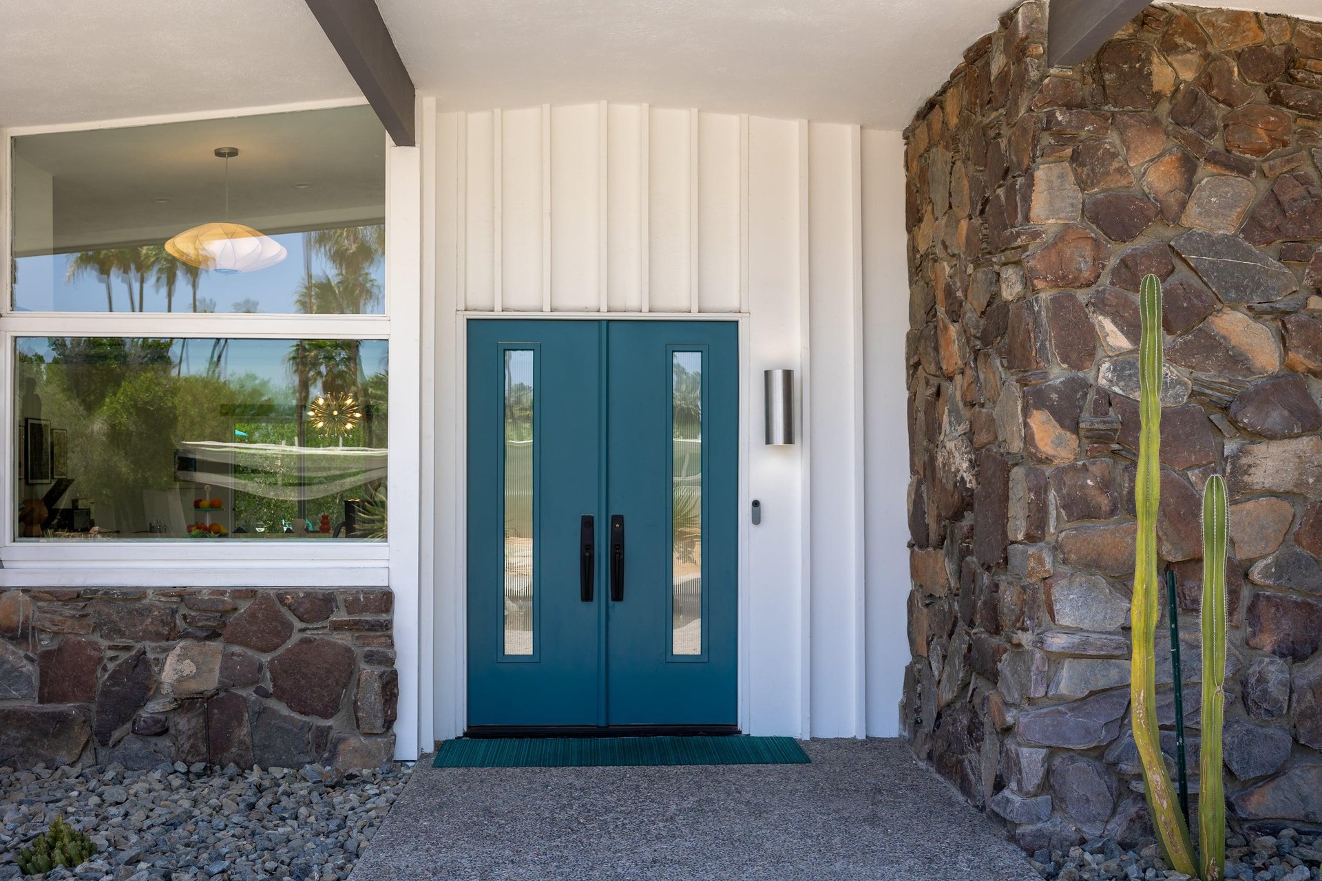 Entrance into The Topaz Gem.