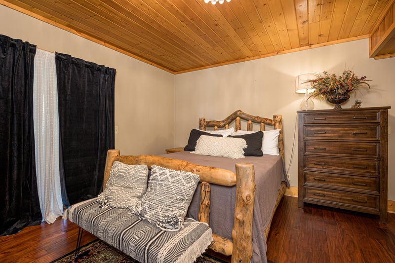 queen bed