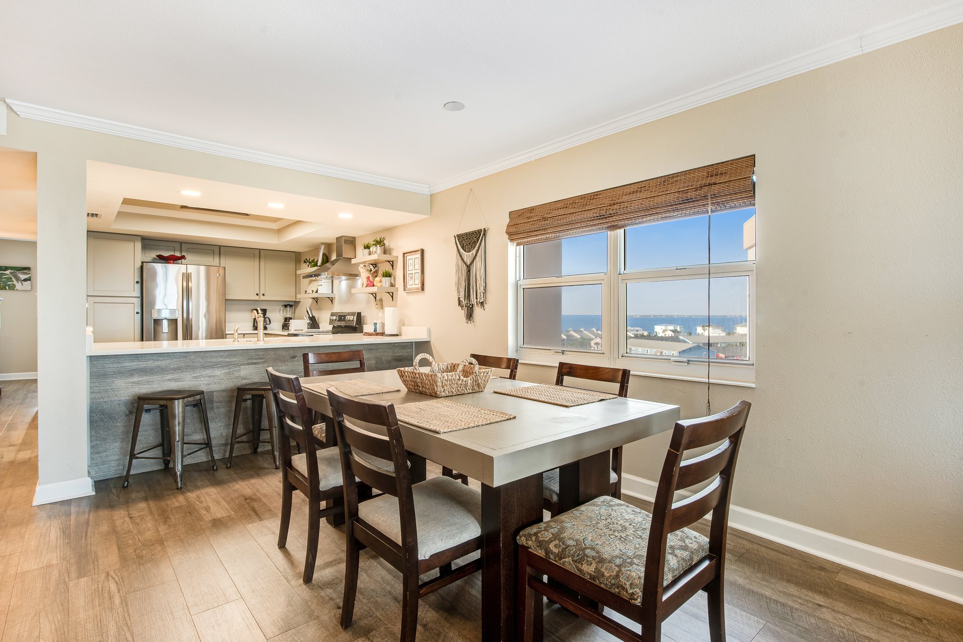 Regency Towers W 701 8