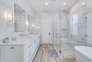 Primary King Bathroom, 2nd Floor