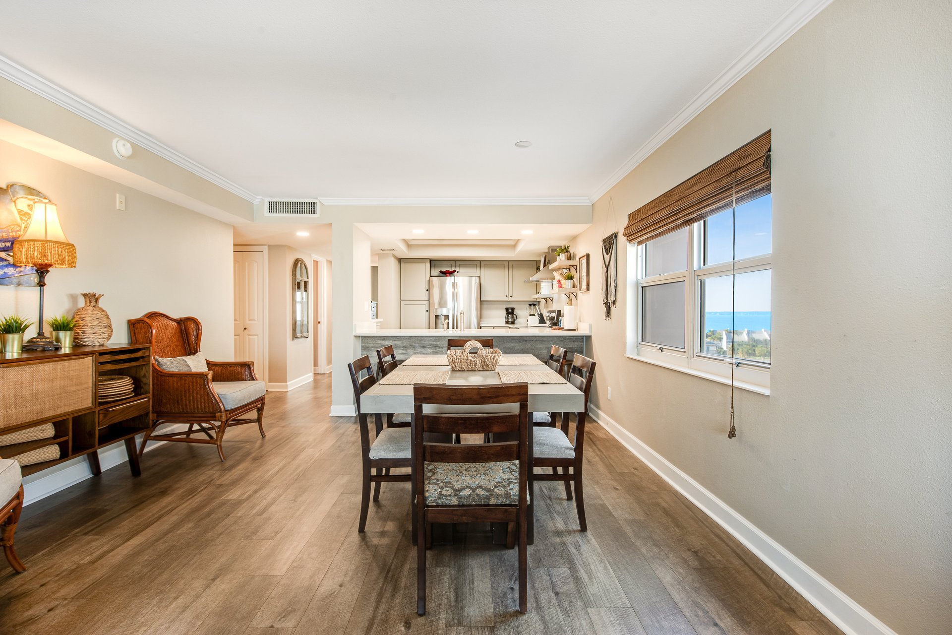 Regency Towers W 701 9