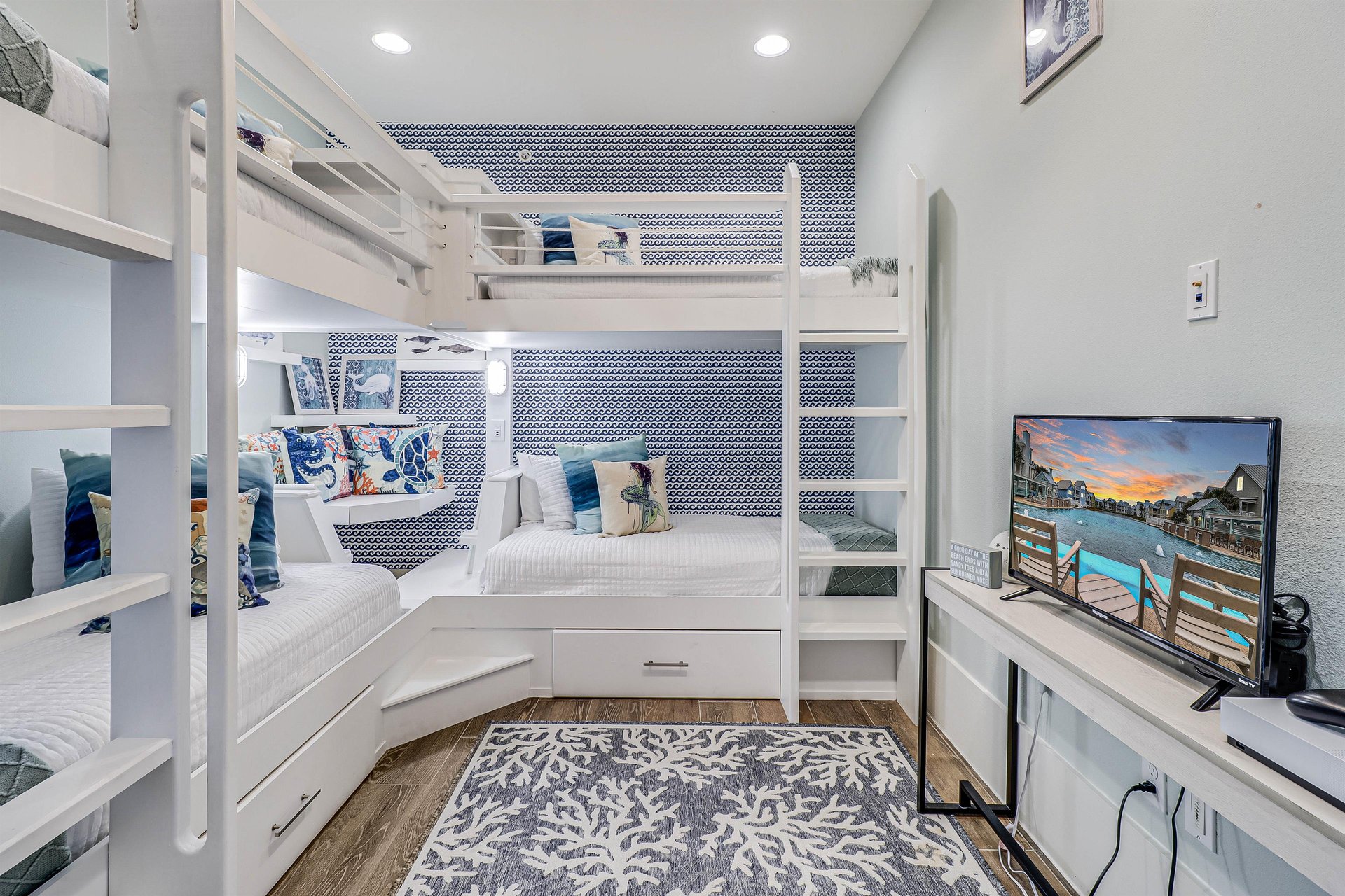 Bunk Suite, 2nd Floor