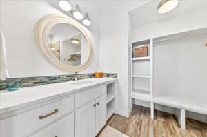 1st Floor, First King Bathroom