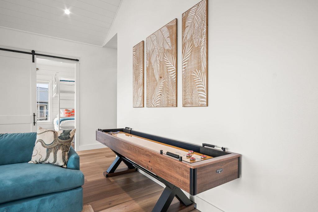 2nd Floor, Living Room