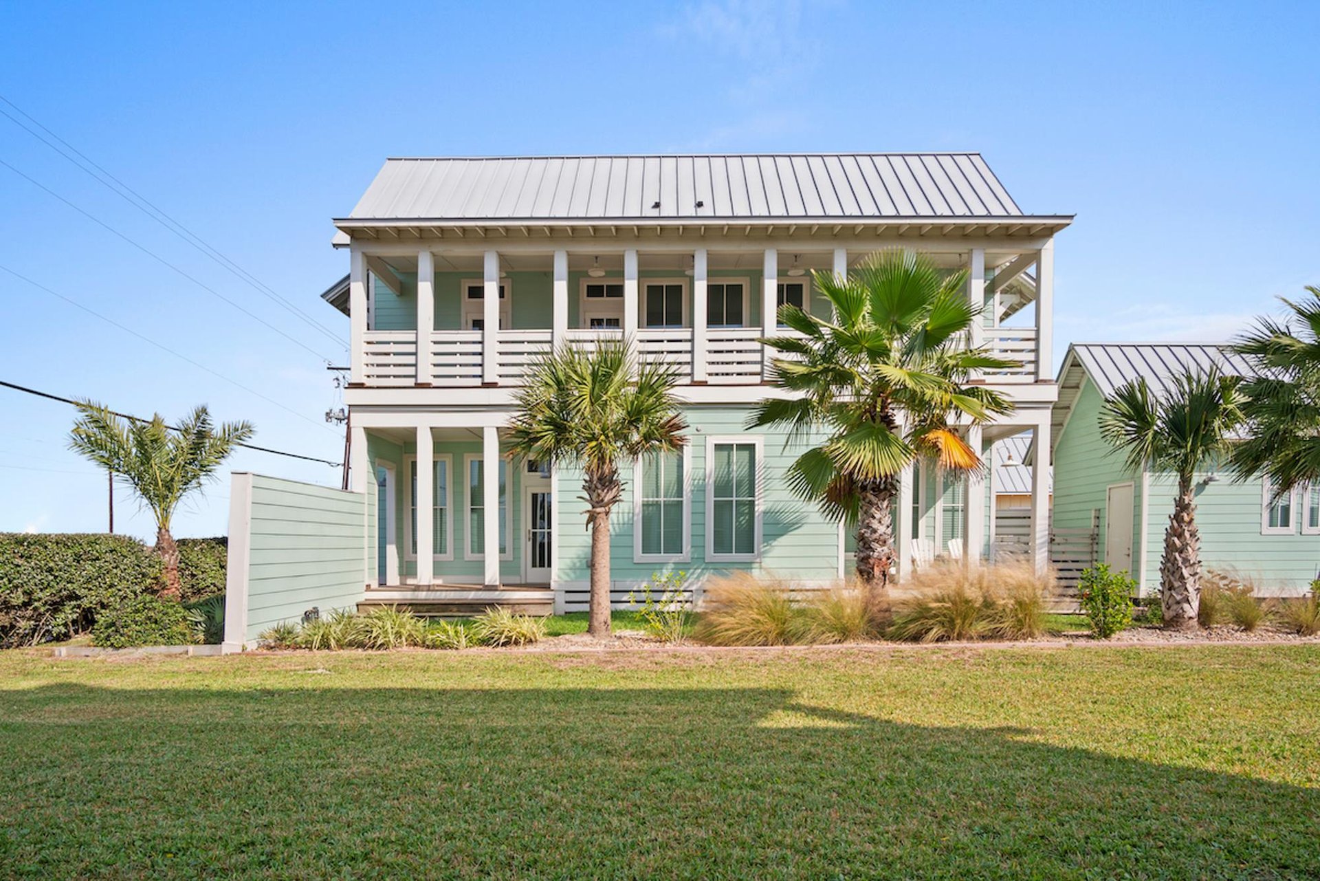 Extra Large Side Yard for Playtime