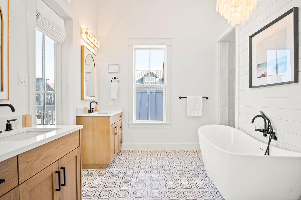 Primary King Bathroom, 2nd Floor