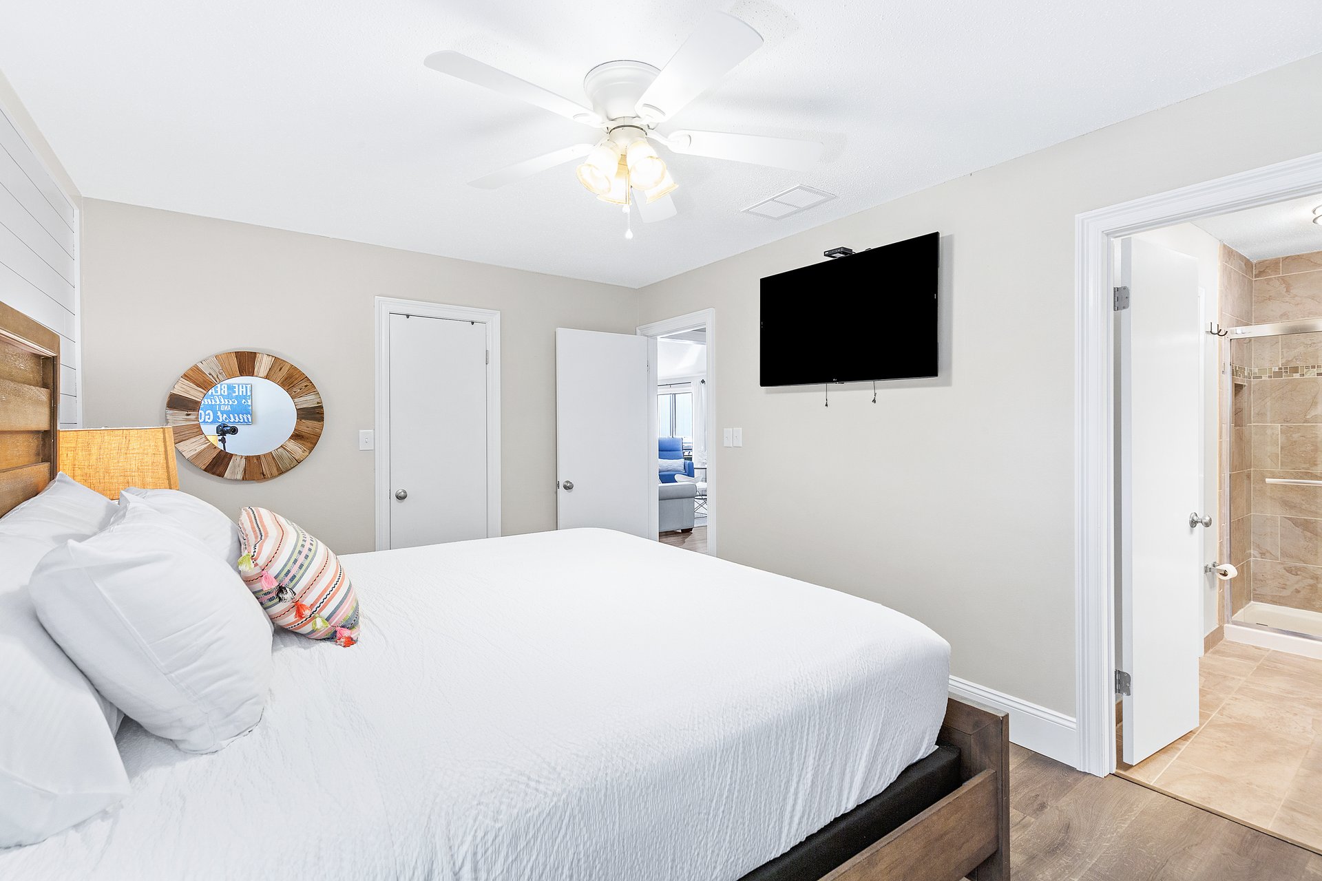 Sunny Destination 14