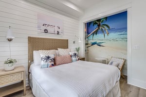 Queen Bedroom, 1st Floor