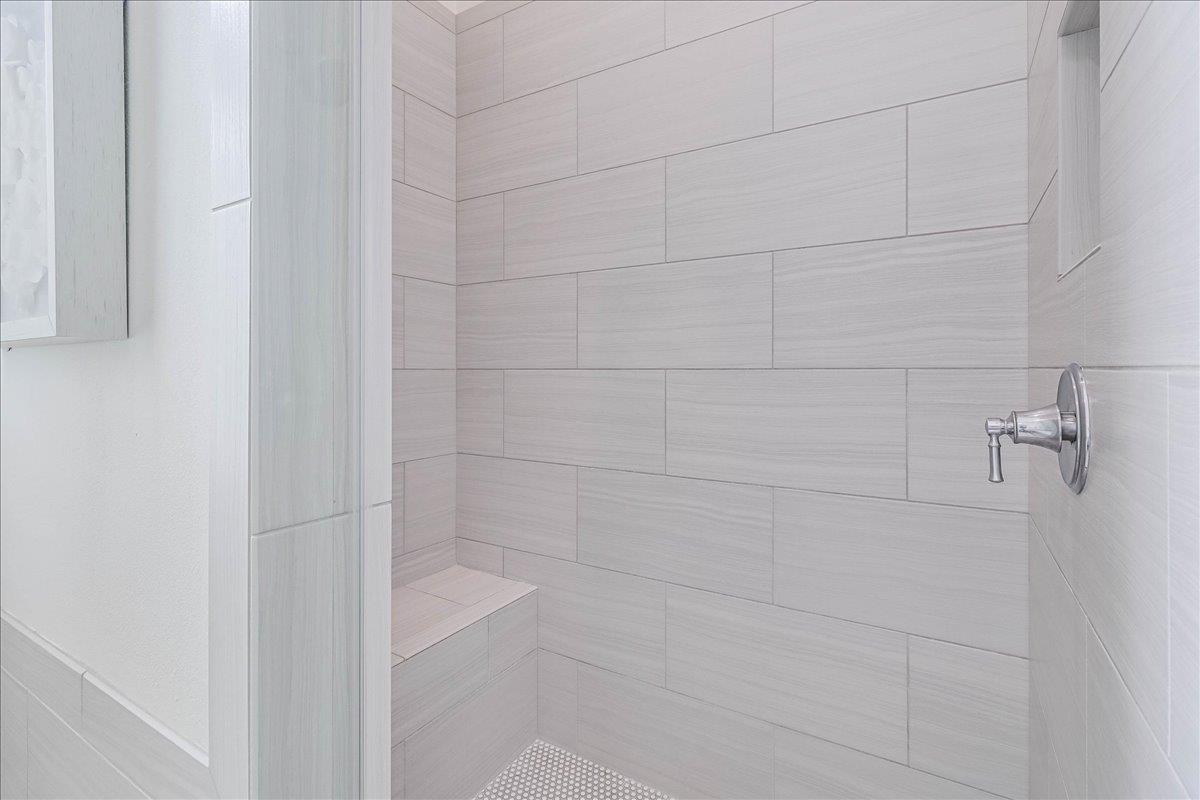 Primary King Bathroom, 2nd Floor