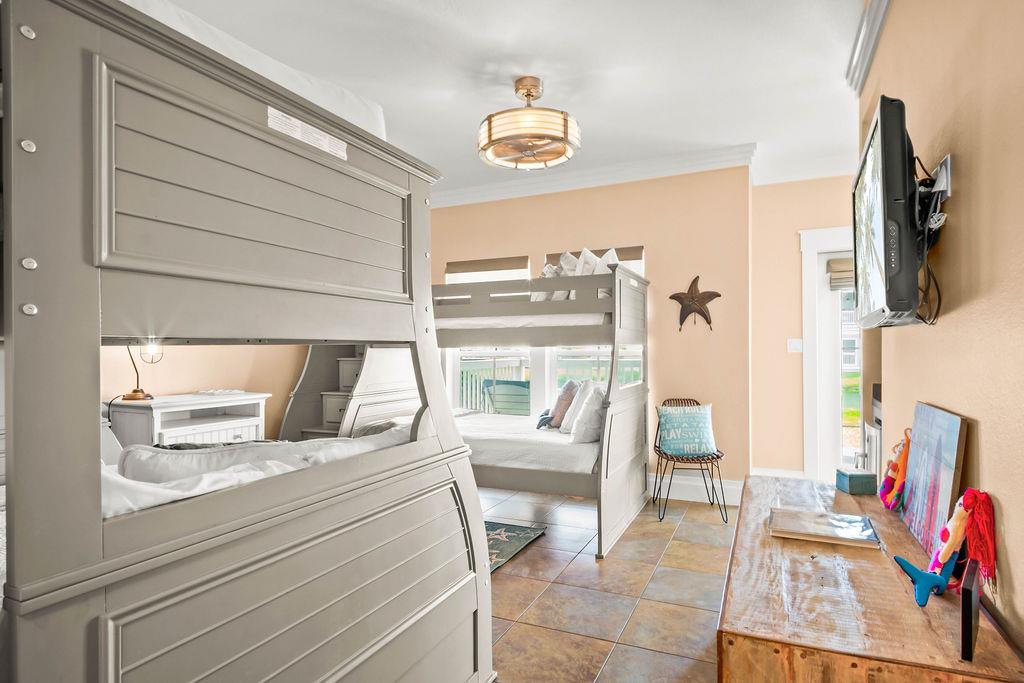Bunk Area, 1st Floor