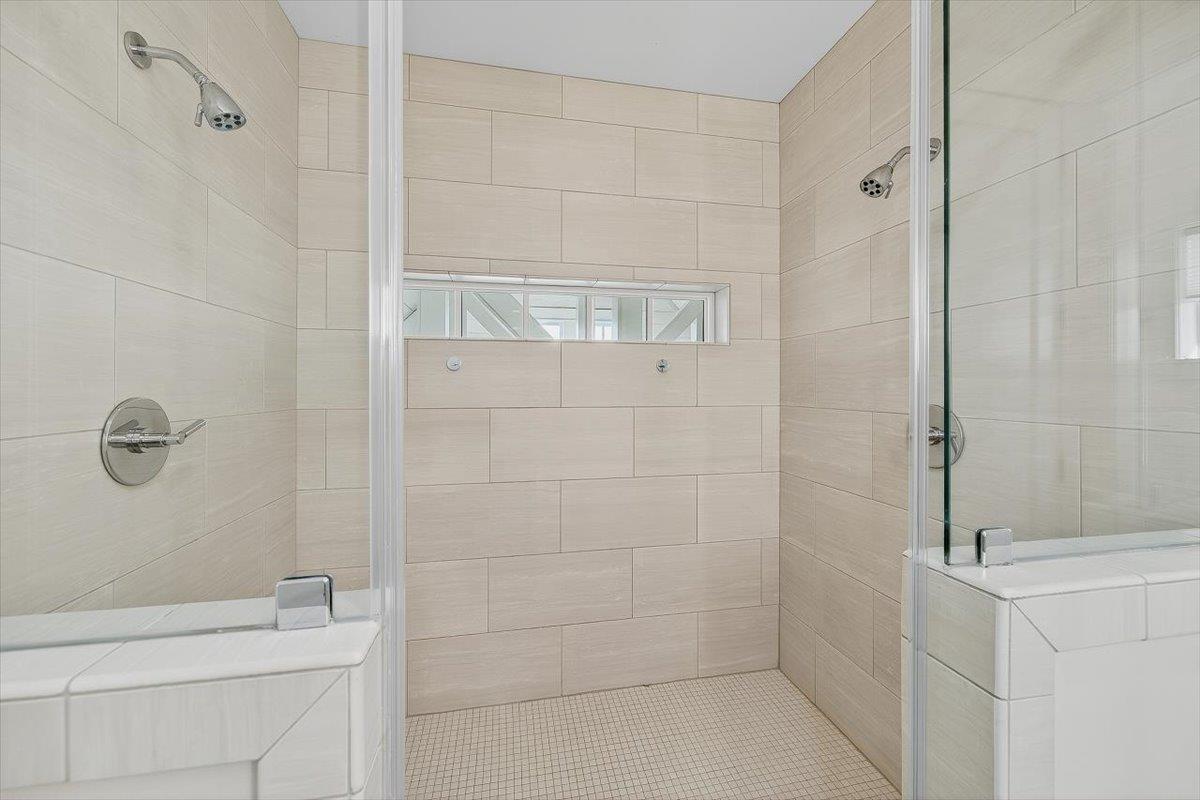 Primary King Bathroom, 3rd Floor