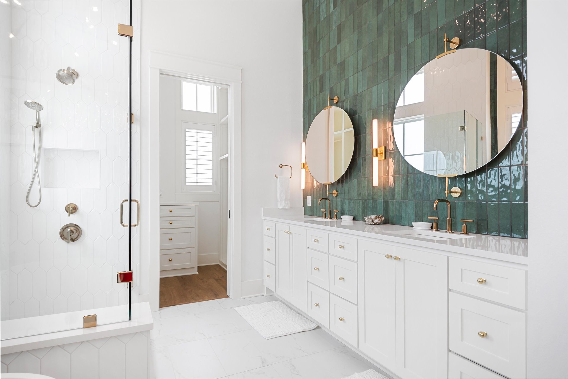 King Suite Bathroom, 2nd Floor