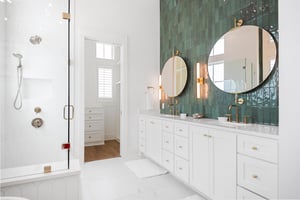 King Suite Bathroom, 2nd Floor