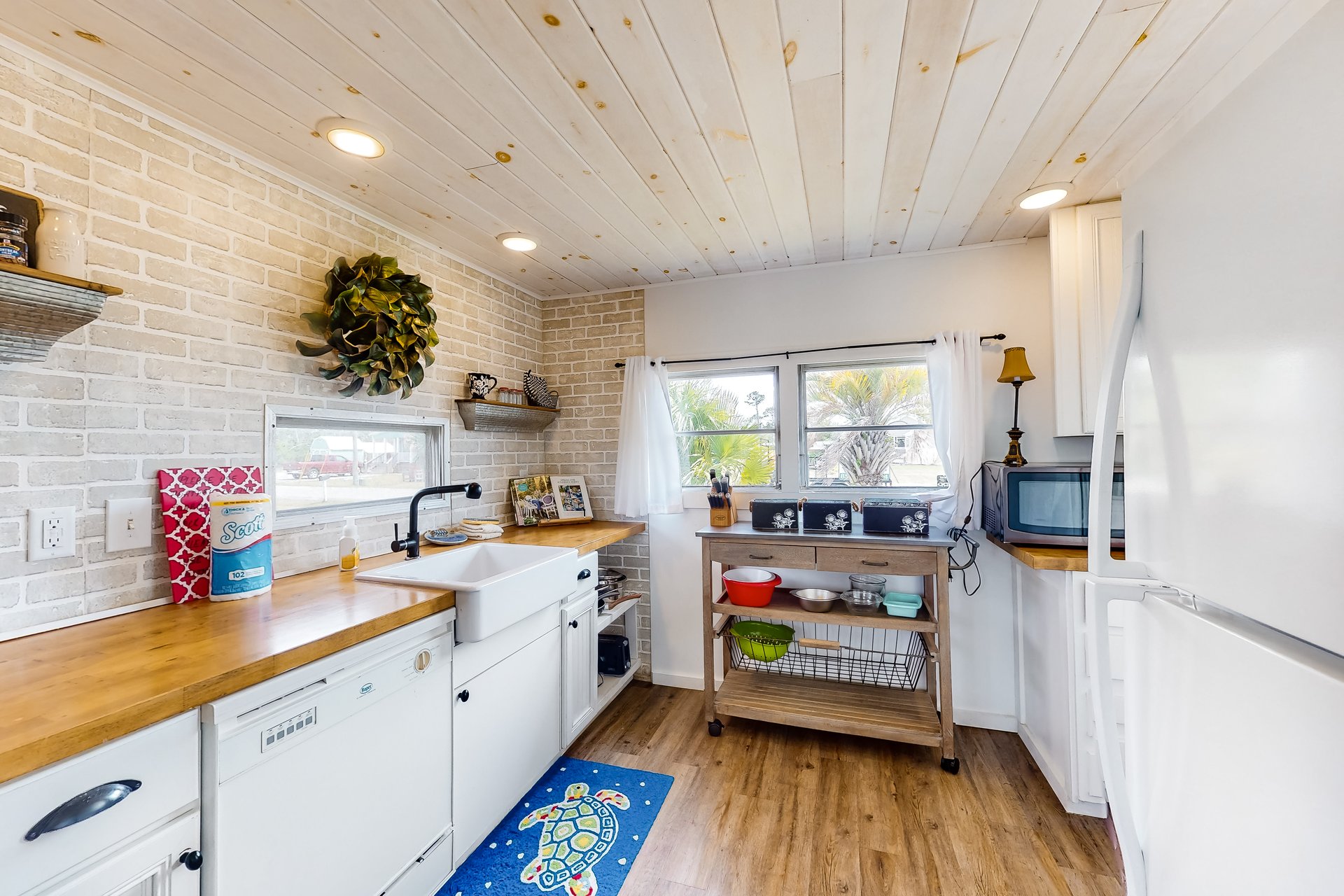 3rd Street Beach Retreat 8