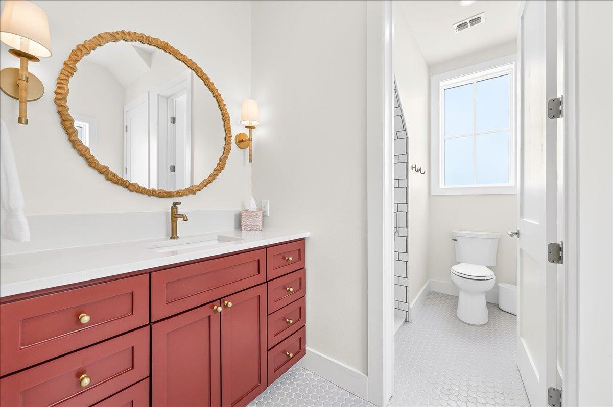 Bunk Bathroom, 3rd Floor