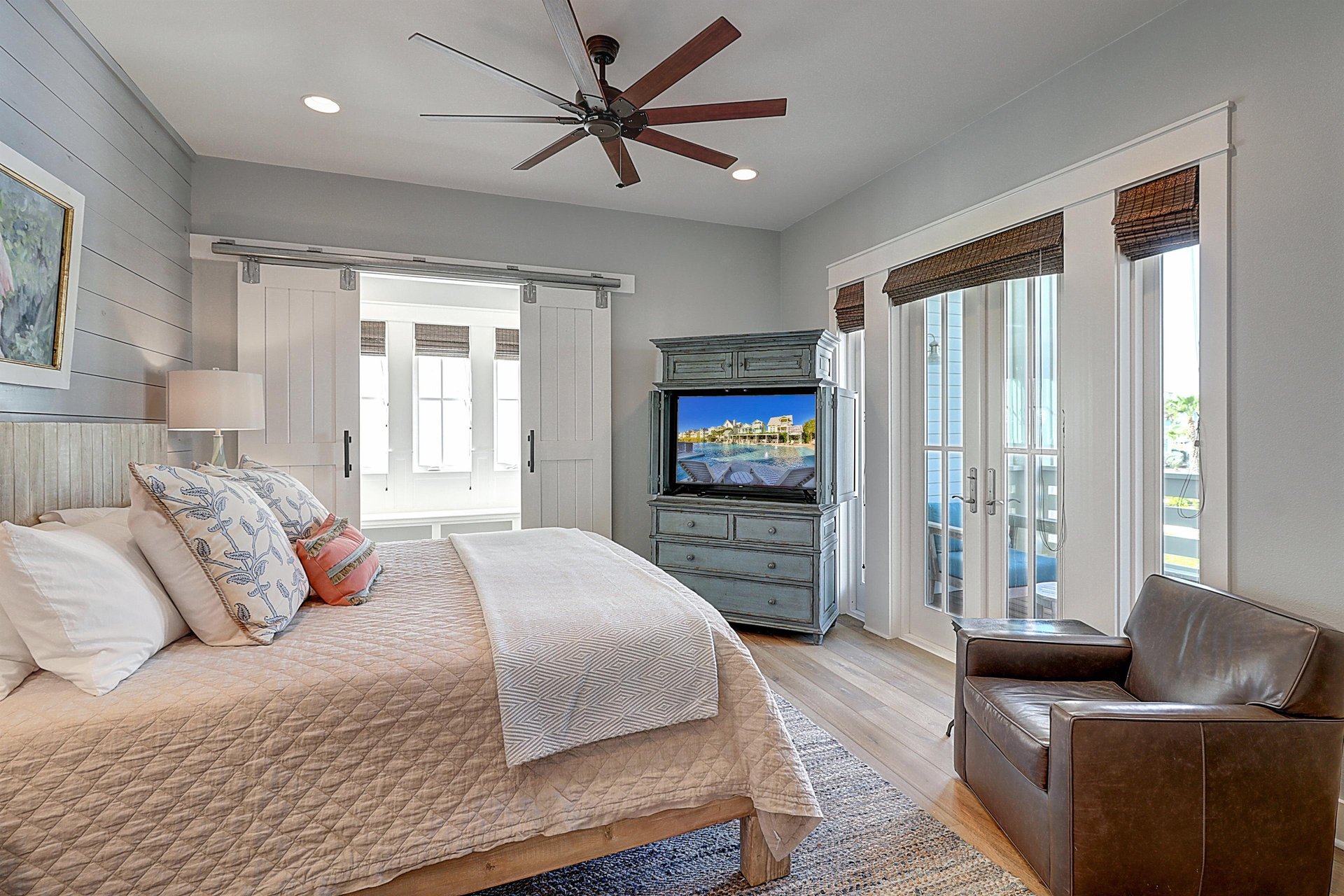 1st King Suite, 2nd Floor