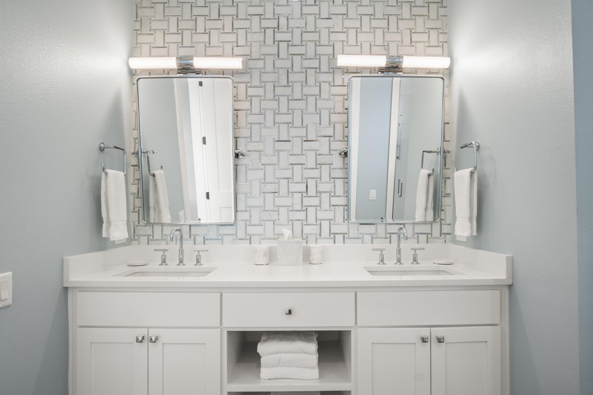 Primary King Bathroom, 2nd Floor