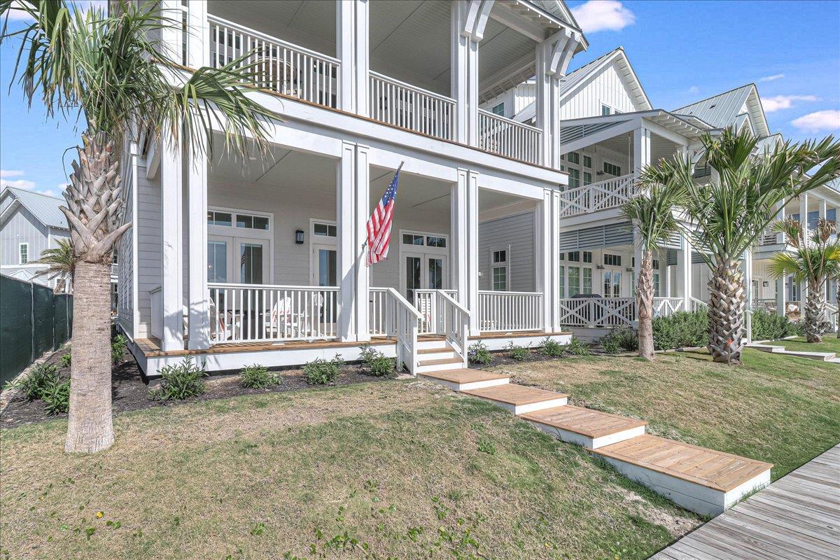 Enclosed Lakeside Patio  Private Path to the Boardwalk